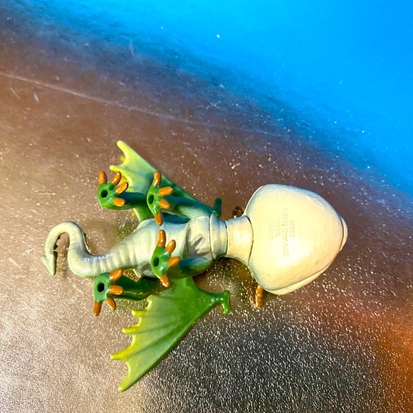 HOW TO TRAIN YOUR DRAGON DEFENDERS OF BERK MINI DRAGON TERRIBLE TERROR 2013 - Picture 8 of 10